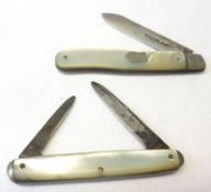 A Folding Fruit Knife with Silver blade and Mother of Pearl case, 4 ½” long, Sheffield 1923;