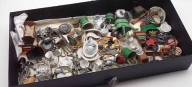 A box containing a large quantity of mainly early 20th Century Dolls House Accessories