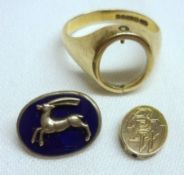 A Gents hallmarked 9ct Gold Signet Ring, the revolving panel to the centre with monogram to one side