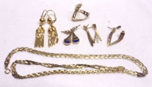 A box of assorted hallmarked 9ct Gold/yellow metal Jewellery including two-tone Braided Necklace,