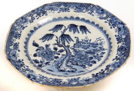 An 18th Century Chinese Plate of octagonal form, the centre painted in underglaze blue with