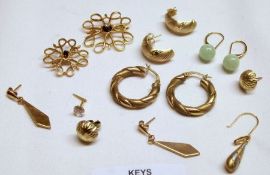 A Packet of assorted 9ct Gold/yellow metal Jewellery Items, including six pairs of Earrings, two