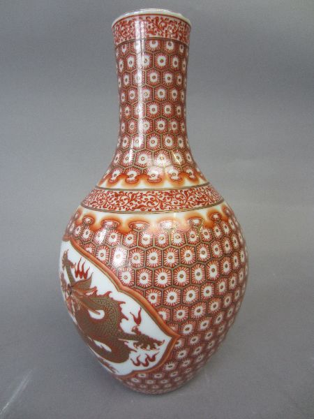 Chinese porcelain ovoid vase slightly flared neck decorated with hexagonal red pattern & cartouche