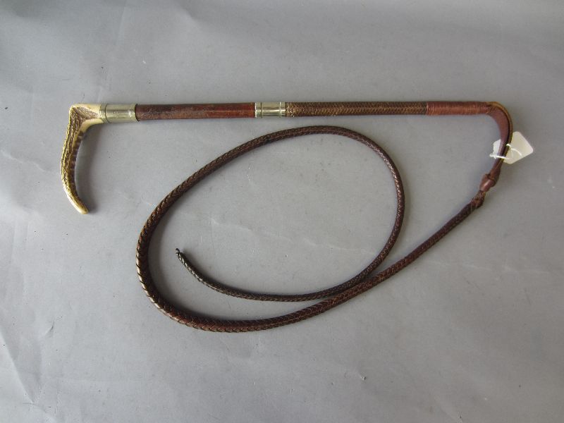 Ladies riding crop, leather grip, plaited shaft, antler top with thong