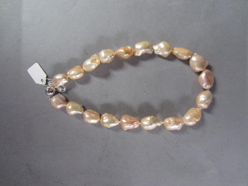 16/20mm freshwater pearl 17" necklace with silver ball clasp