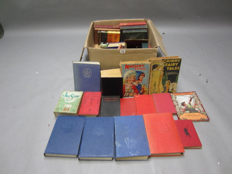 Box of books & jigsaw puzzle