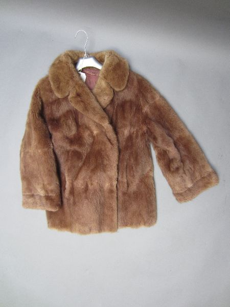 Lady`s brown fur coat 1/4 length