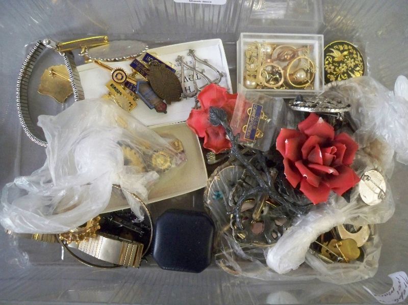 Collection of gold & costume jewellery