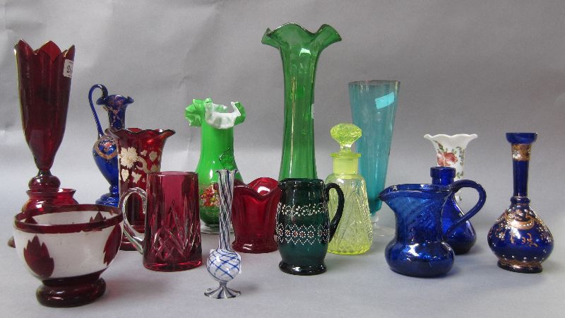 Collection of C19th & later coloured glass to include a Murano posy vase (17)