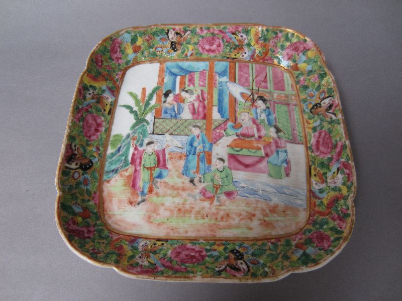 Chinese porcelain Canton square lobed dish, decorated with courtiers at council 24 W