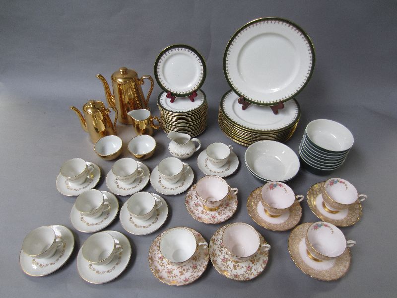 Aynsley part dinner service plus a selection of Worcester, Doulton & Tuscan tea wares