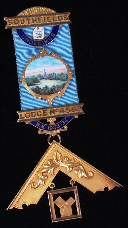 A 1930s 18ct gold and enamel Masonic jewel, for the Southfields Lodge No.4588, inscribed verso '