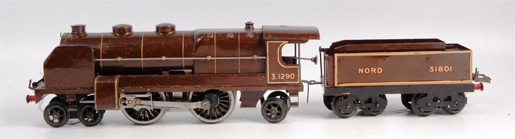 Hornby 1938-41 brown E320 20 volt AC 4-4-2 Riviera Blue Train loco with brass deflectors, smokebox