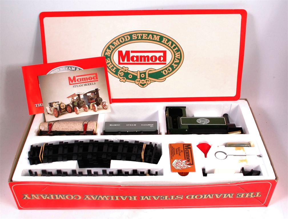 Mamod live steam railway RS1, comprising of locomotive, open wagon, lumber truck, 20 pieces of track