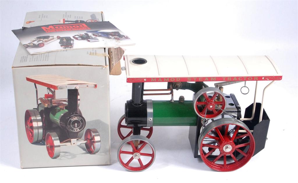 Mamod TE1A traction engine for solid pellet firing with canopy, burner and drive band, no remote