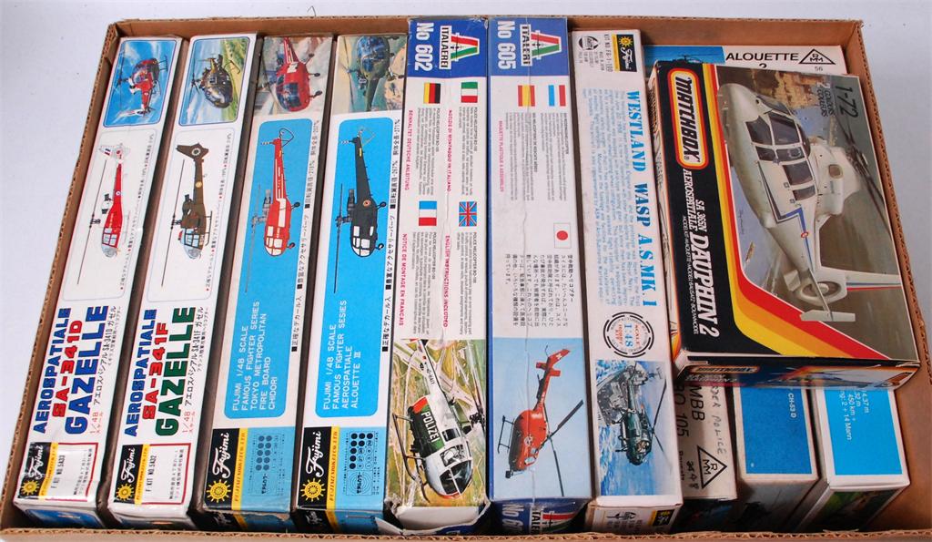 13x boxed 1/48, 1/32, 1/100 and 1/72 scale helicopter plastic kits by Fujimi, ROSKOPF, Matchbox