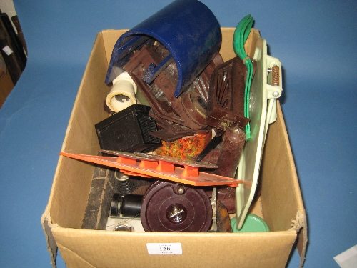 Box containing a quantity of miscellaneous Bakelite items