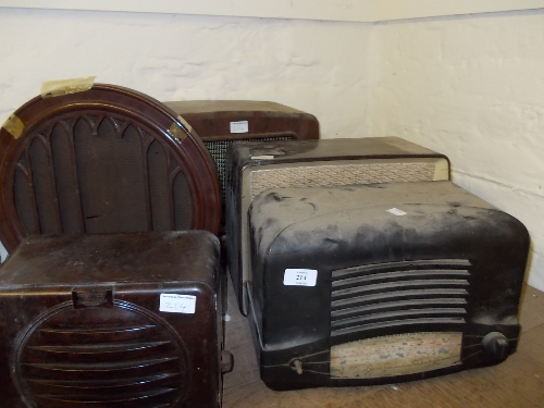 Similar lot of three Bakelite radios, together with two speakers (a/f)