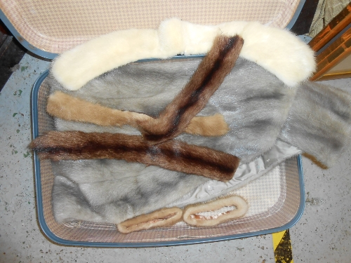 Silver fox fur stole, together with a small quantity of collars and cuffs
