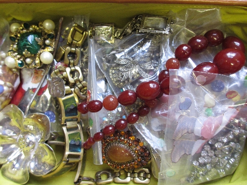 Amber necklace, four silver items and a quantity of costume jewellery