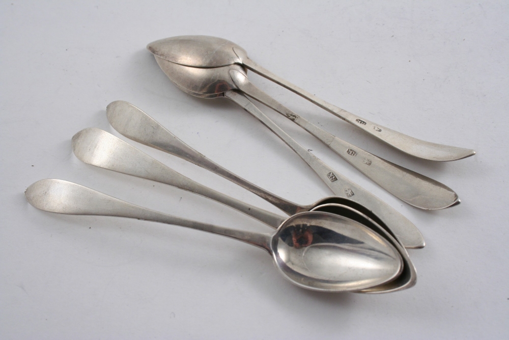 A SET OF SIX GEORGE III SCOTTISH PROVINCIAL TEA SPOONS with pointed ends by Robert Keay, Perth (