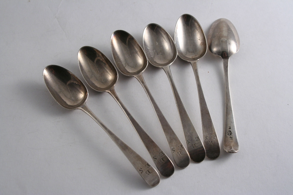 BY HESTER BATEMAN: A set of six George III Old English pattern tea spoons, initialled "B" over "ES",