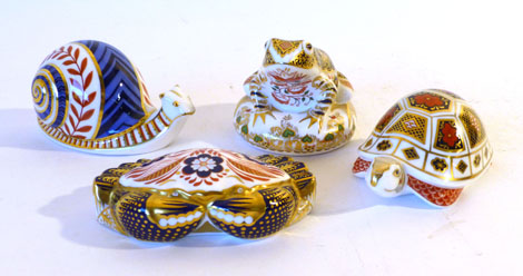 A Royal Crown Derby paperweight Old Imari Frog limited edition 2738 of 4500 together with another of