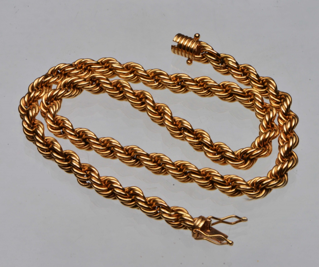 A GOLD ROPE CHAIN NECKLACE, 16 1/2" long, 92.6 grams