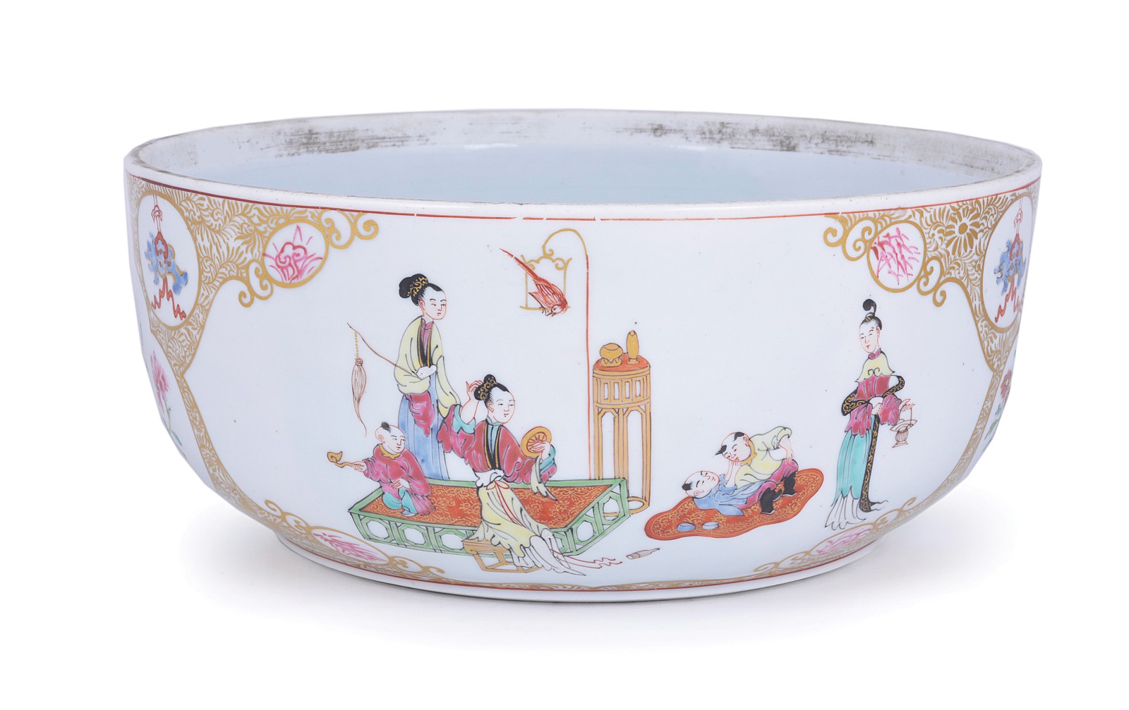 A SAMSON PORCELAIN BOWL OR CACHE-POT, CIRCA 1900 in Chinese export style with panels of figures or