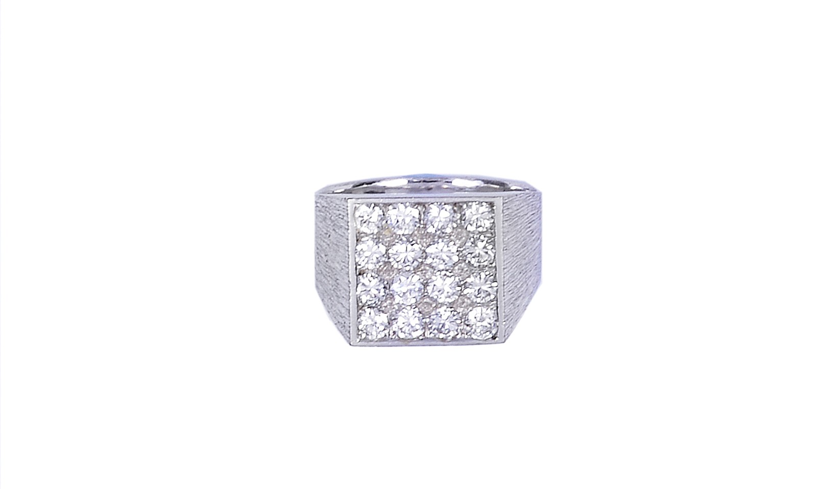 GENTLEMAN`S DIAMOND RING the square centre pavé-set with brilliant-cut diamonds to a tapering