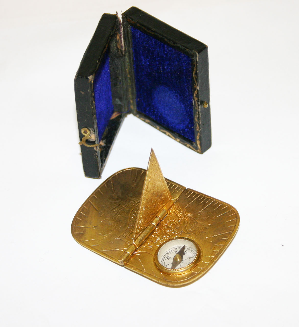 A VERY UNUSUAL POCKET COMPASS / SUNDIAL, 19th Century by J. Baum, Birmingham,stamped, folding in