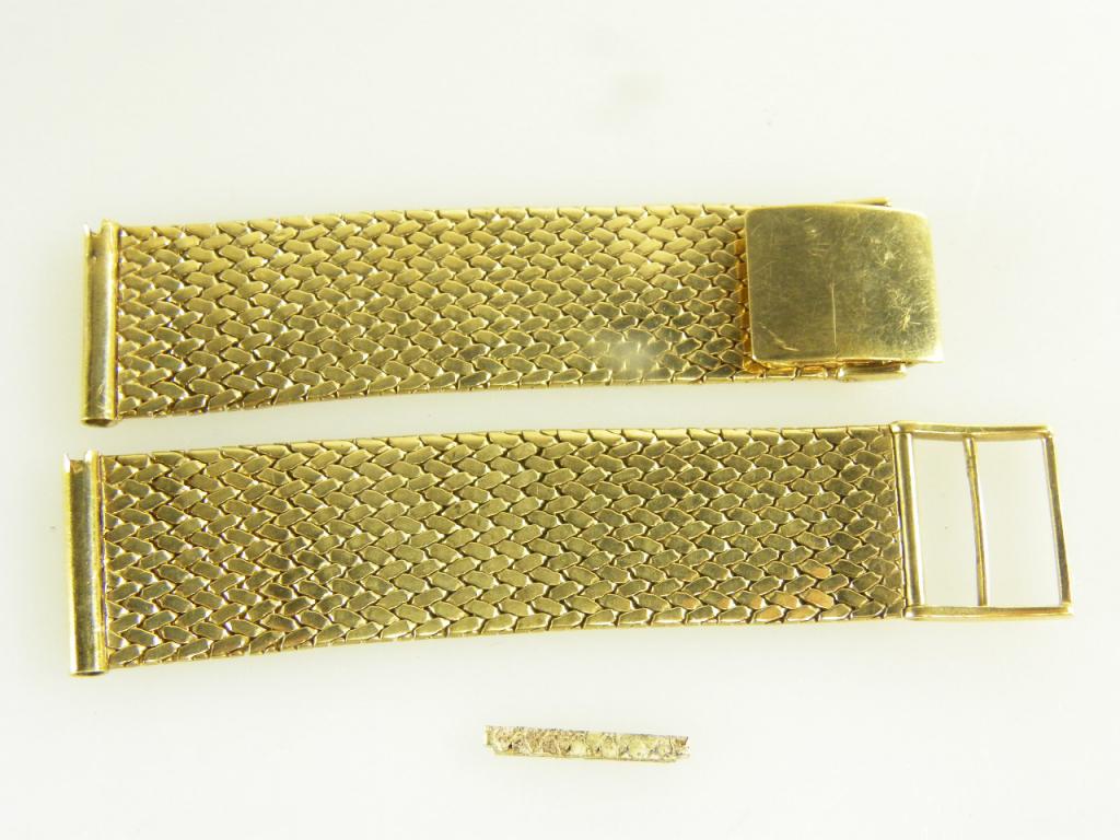 A 9CT GOLD GENTLEMANS WATCH STRAP, 28.5G