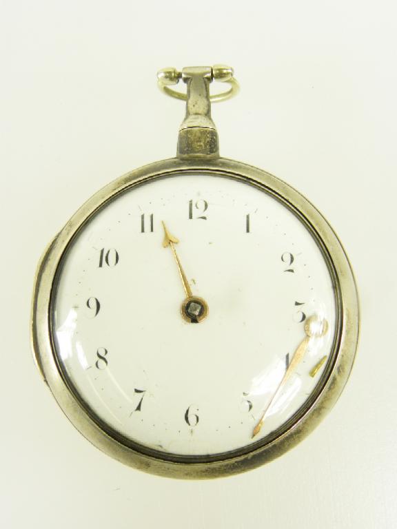 A SILVER PAIR CASED VERGE WATCH WITH ENAMEL DIAL, THE MOVEMENT SIGNED CHAS PYE BRISTOL NO 8275,