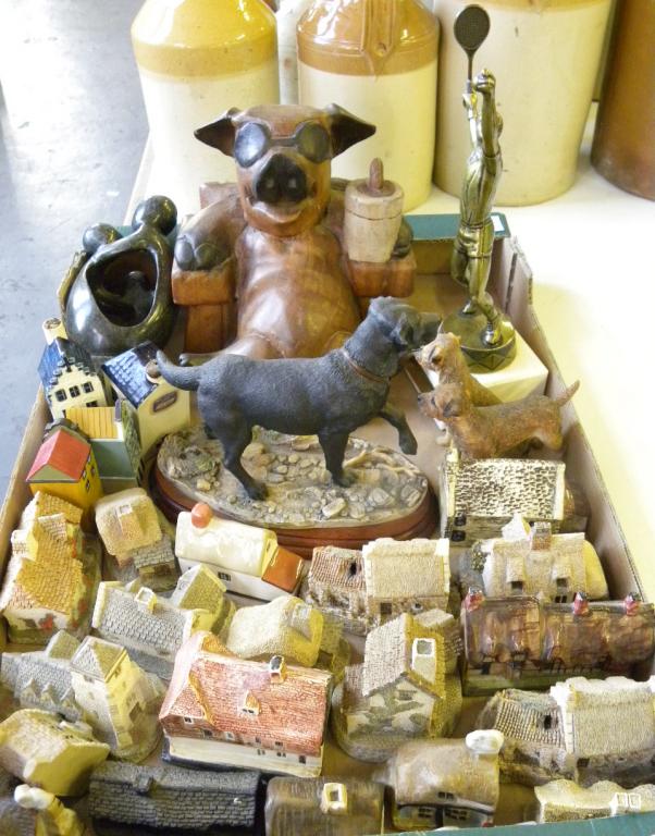 A QUANTITY OF DAVID WINTER COTTAGES AND OTHER ITEMS