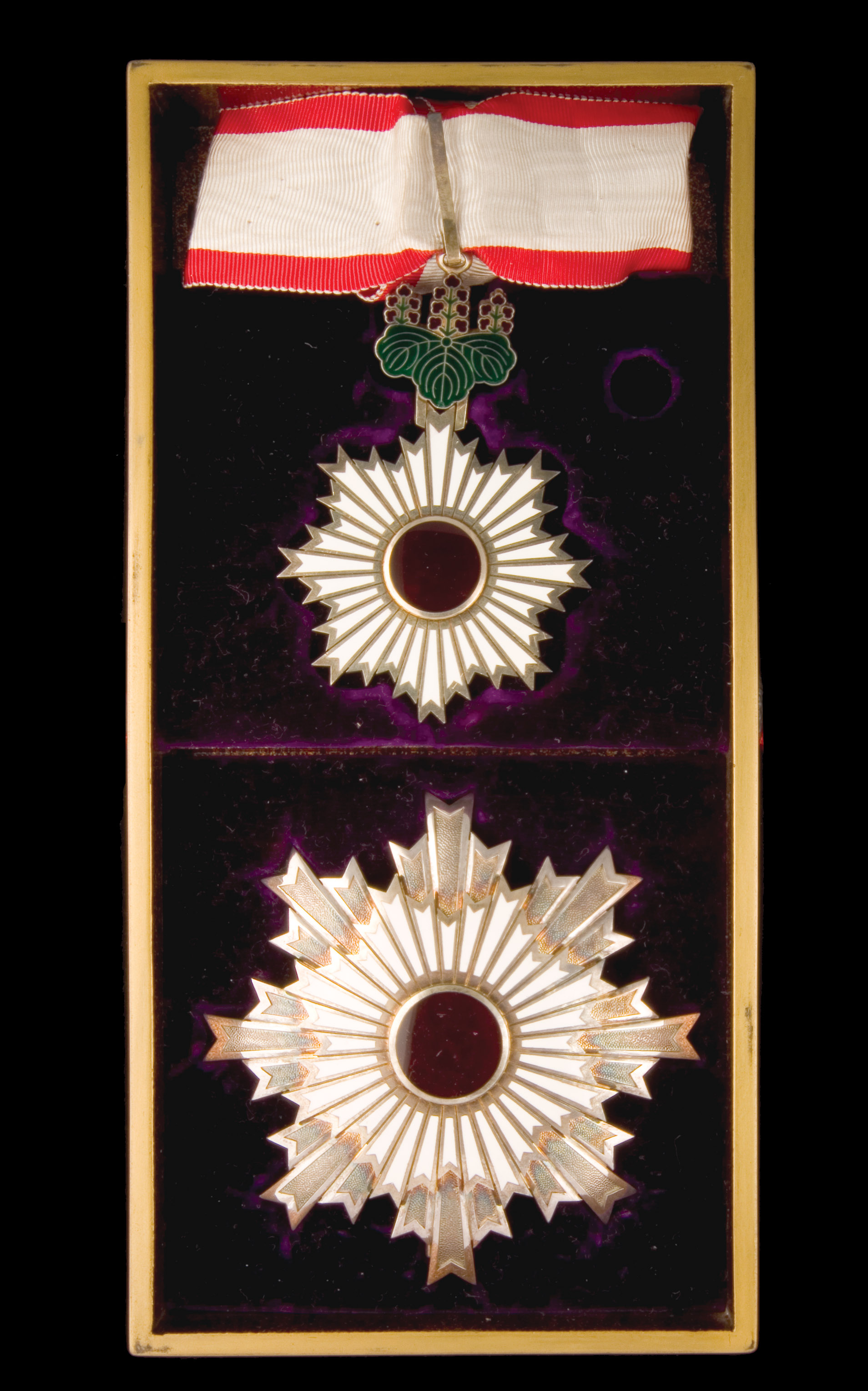 *Japan, Order of the Rising Sun, Second Class set of Insignia, comprising neck badge, in silver-gilt