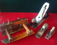 Small Selection of Wood Planes: To consist of Stanley Bailey No 4 boxed, small 1oz Miniature Plane