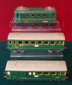 0 Gauge Hornby Electric Locomotive: S.N.C.F. BB 8051Engine in green livery together with Baggage Car