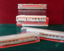 H0 Gauge Jouef Electric Locomotive: CC 40101 S.N.C.F. together with 3 Trans Europ Express coaches