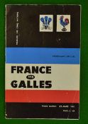 1961 France v Wales signed rugby programme: Played at Colombes 25th March 1961signed by 10 Welsh