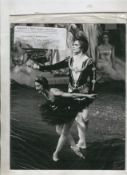 Autograph – Ballet – Dame Margot Fonteyn bw 10x8 showing her in ‘Swan Lake’ with Rudolf Nureyev