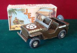 Triang Minic No.2 Jeep: Olive drab, US star to bonnet, cast hubs, working mechanism – Clean