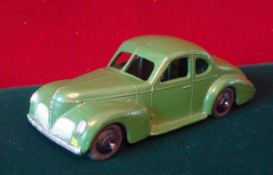 Dinky Toys 39f Studebaker State Commander: Green, Silver Radiator and Black Hubs (G)
