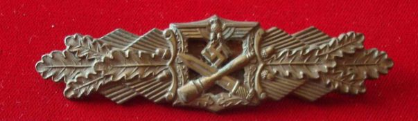 German Army Close Combat Clasp: Bronze 97mm with Makers mark FEC. W.E. Peekhaus Berlin, Ausf A.G.