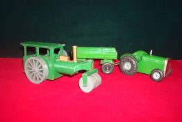 Triang Minic Tinplate Clockwork Tractor and Trailer: Green Tractor with matching Trailer together