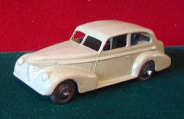 Dinky Toys 39b Oldsmobile 6 Sedan: Grey, Silver Radiator and bumpers with Black Hubs (G)