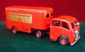 Triang Minic 30M Pre-War Articulated Pantechnicon. Version with standard Red cab and red trailer