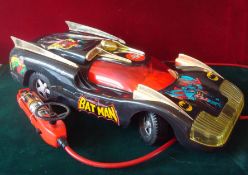 Reel Car Batman Bat Car Batmobile: Large format remote Batmobile 41cm with colourful transfers,