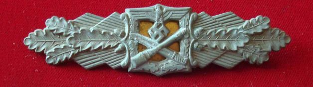 German Army Close Combat Clasp: Zinc 97mm with Makers mark FEC. W.E. Peekhaus Berlin, FLL in 3