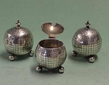 Vic silver hallmarked golfing condiments c. 1890s comprising 3x matching period golf balls