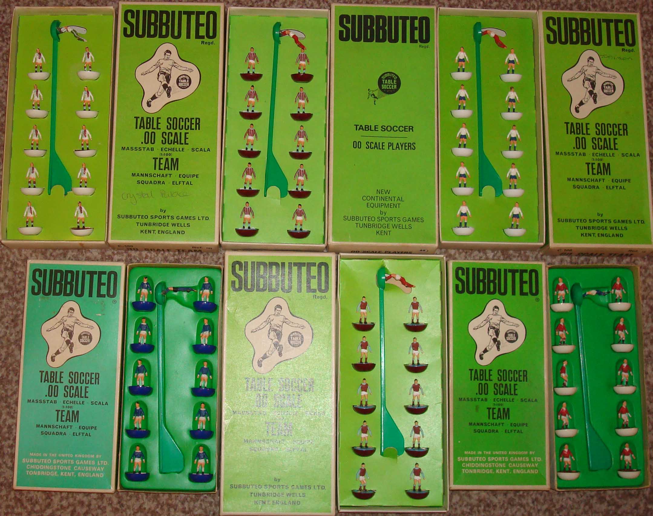 Subbuteo Heavyweight Teams Boxed: To consist of Numbers 7 West Ham United, 18 Tottenham Hotspur,